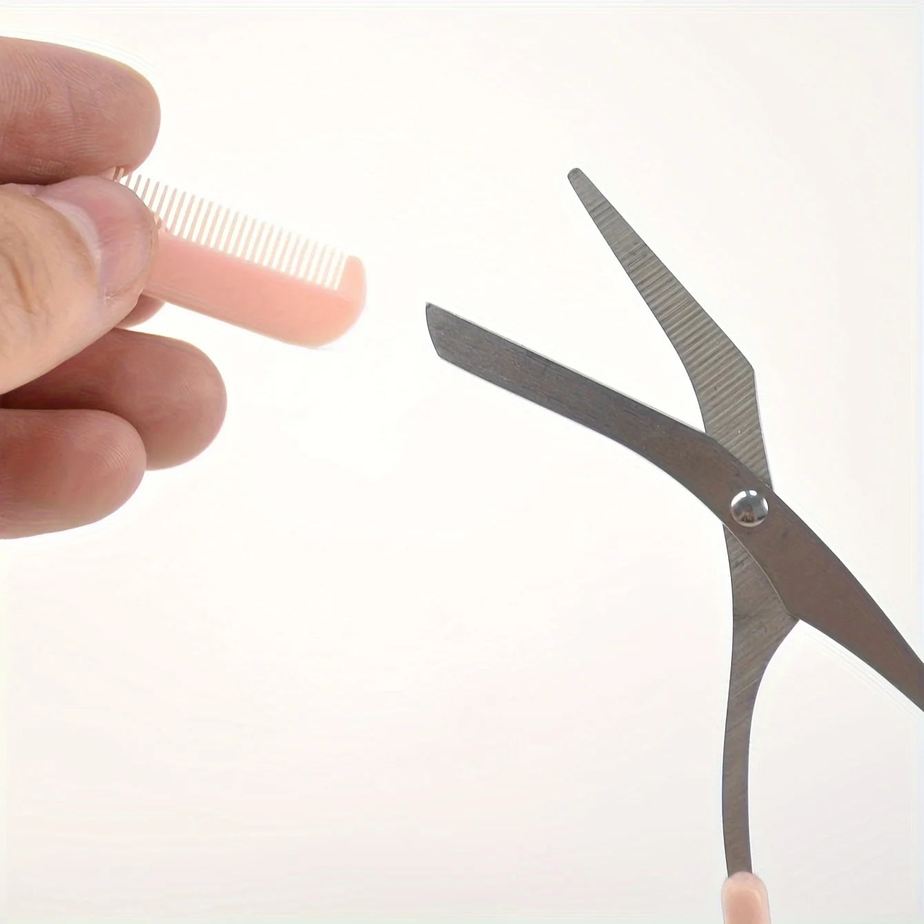 Eyebrow Trimming Scissors with built-in comb - Creating Perfect Eyebrows